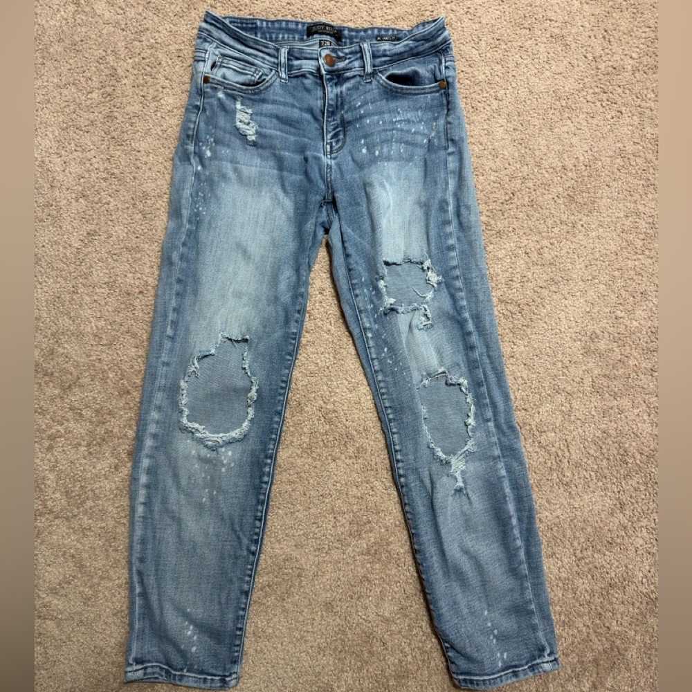 Judy, blue jeans, mid rise, distressed